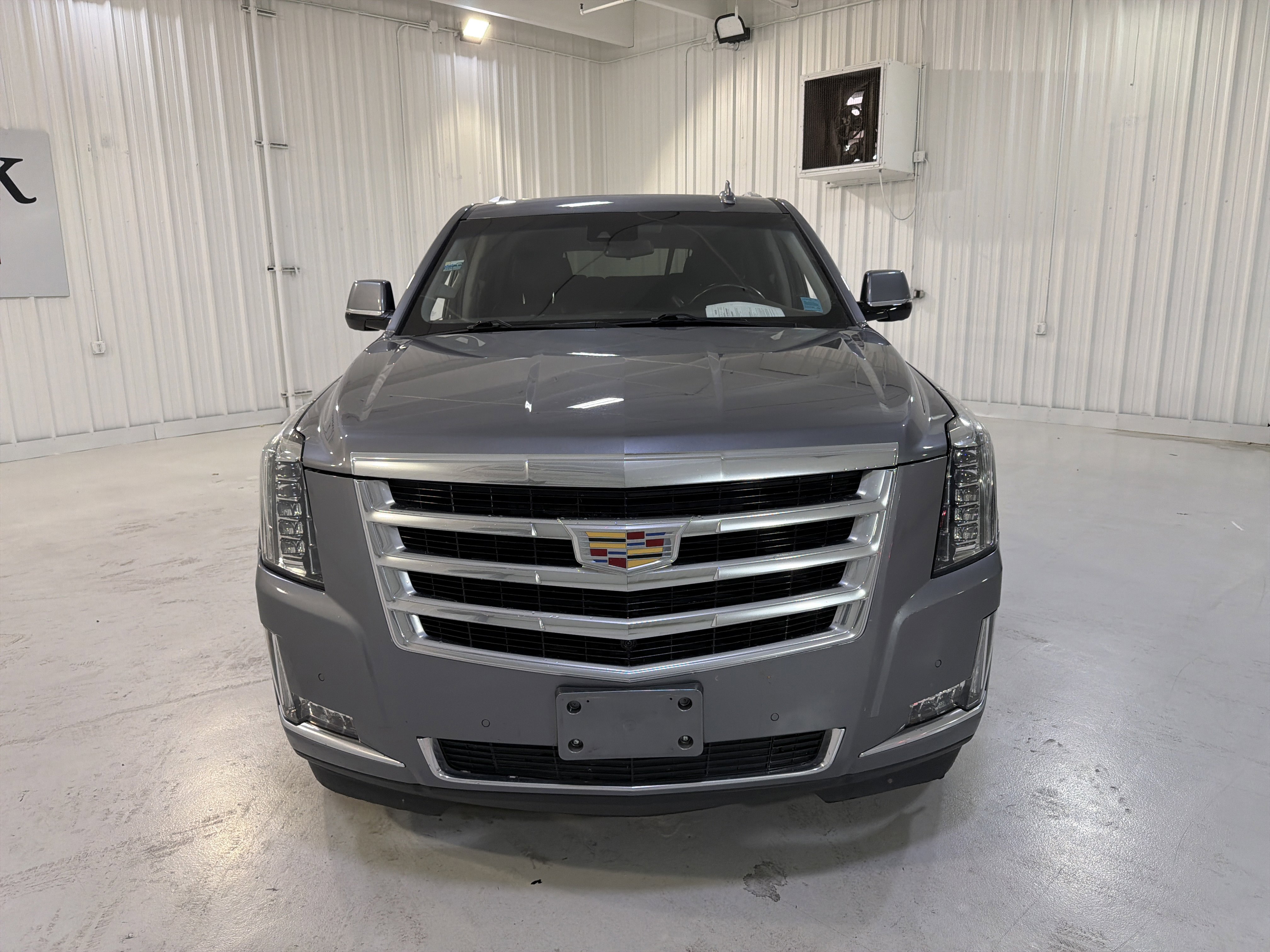 Used 2020 Cadillac Escalade ESV Luxury AWD/4WD image 8