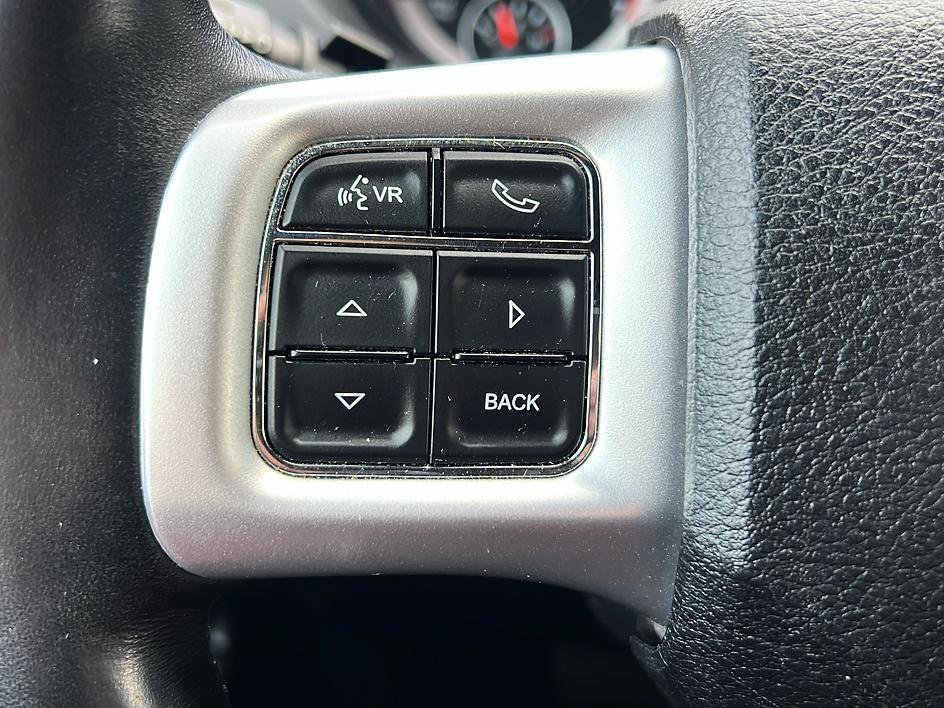 Used 2017 Dodge Grand Caravan GT image 36