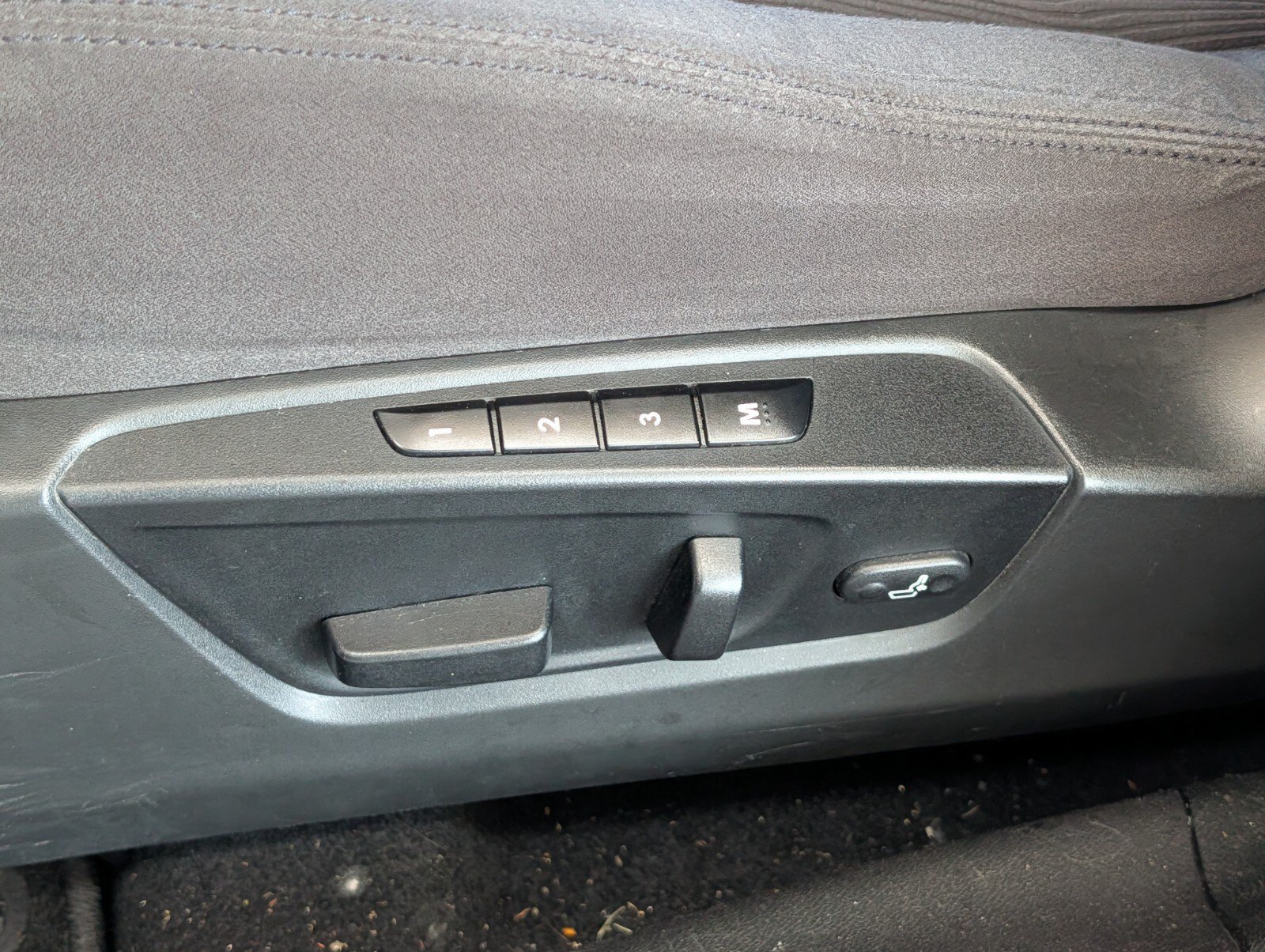 Used 2010 Suzuki Kizashi GTS FWD image 6