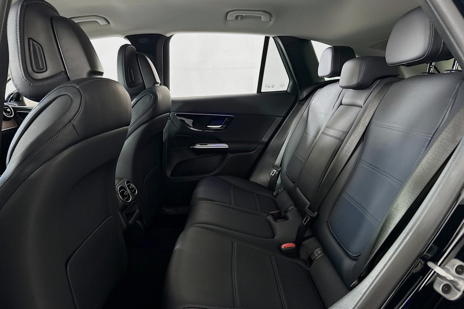 Certified 2025 Mercedes-Benz GLC 350e 4MATIC image 8