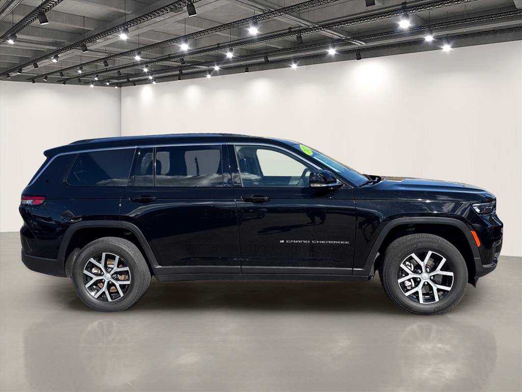 Used 2023 Jeep Grand Cherokee L Limited w/ Trailer Tow Group (B) AWD/4WD image 8