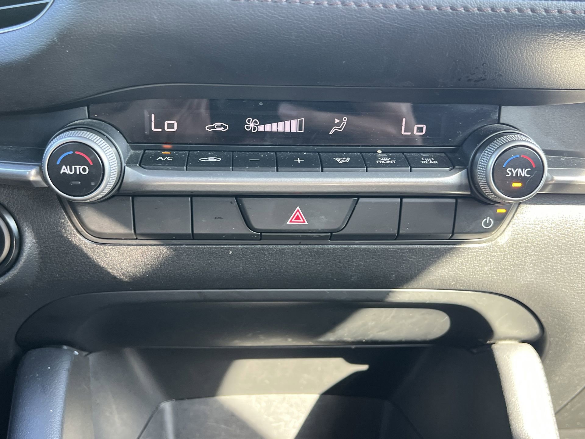 Used 2024 MAZDA MAZDA3 s image 7