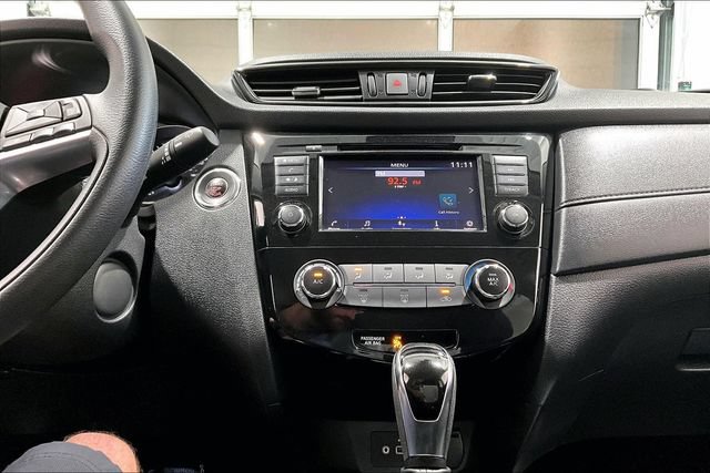 Used 2019 Nissan Rogue S FWD image 18