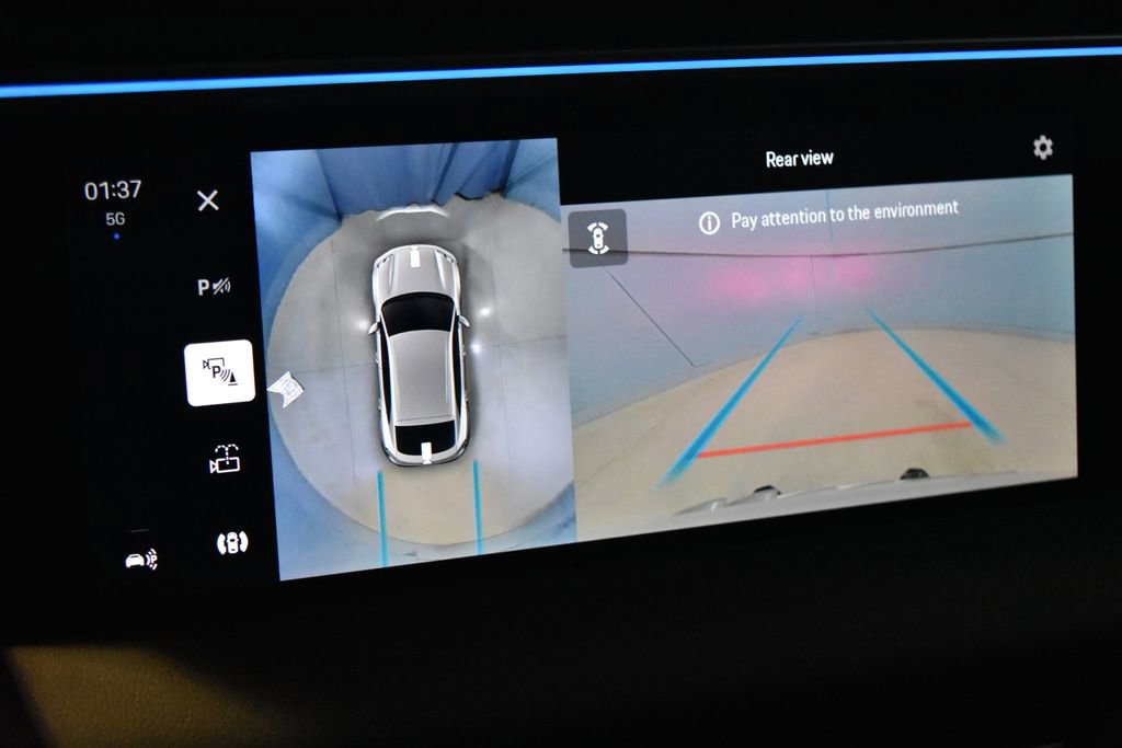 Certified 2025 Porsche Macan Electric image 14