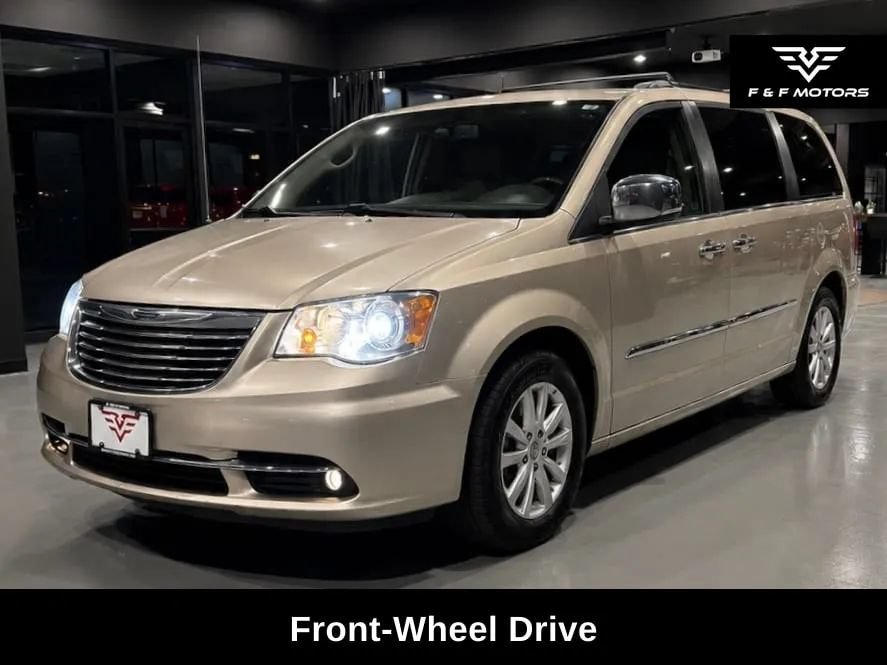 Used 2015 Chrysler Town & Country Limited Platinum w/ Trailer Tow Group FWD image 2