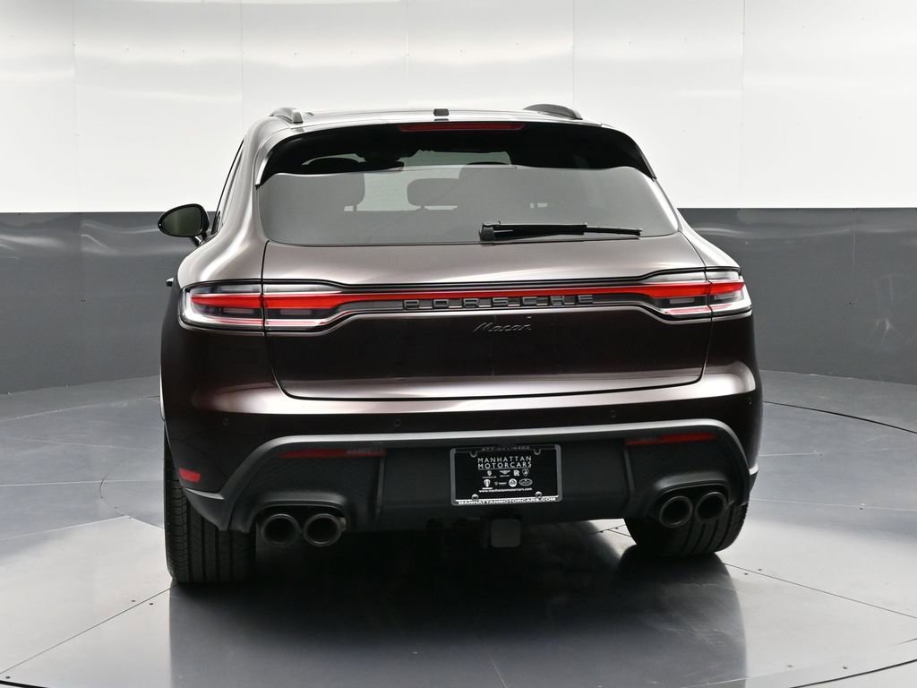 Certified 2025 Porsche Macan image 7