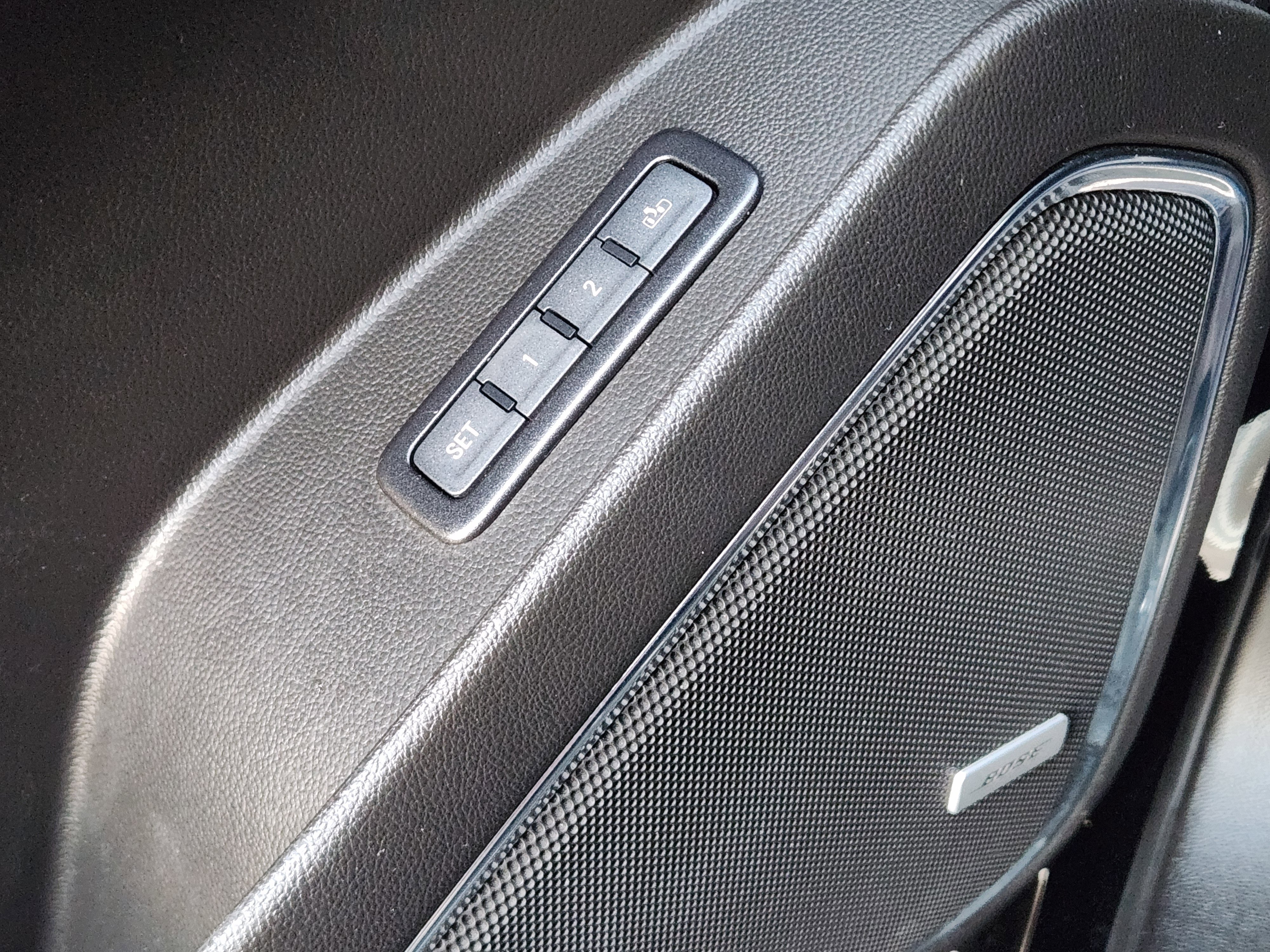 Used 2017 GMC Yukon Denali w/ Open Road Package image 24