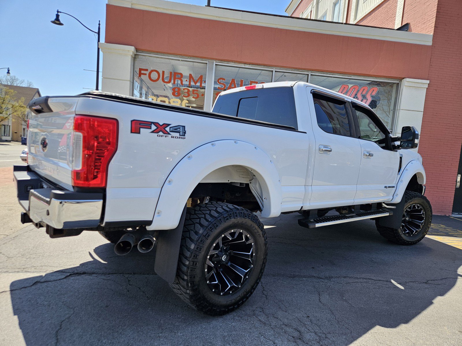 Used 2017 Ford F350 Lariat w/ Lariat Ultimate Package AWD/4WD image 24