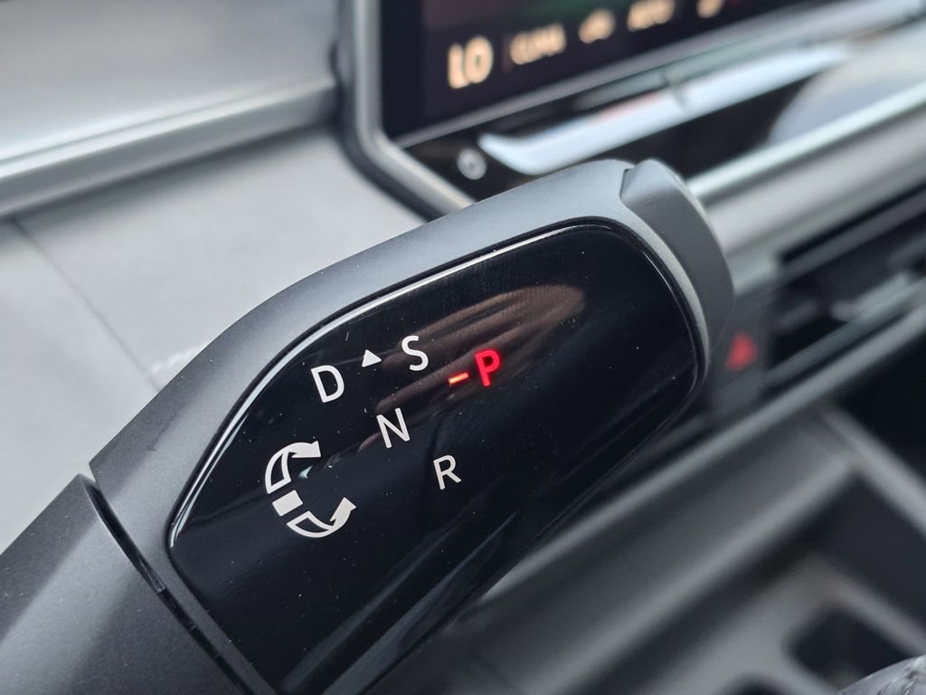 Used 2026 Volkswagen Tiguan SE R-Line image 17