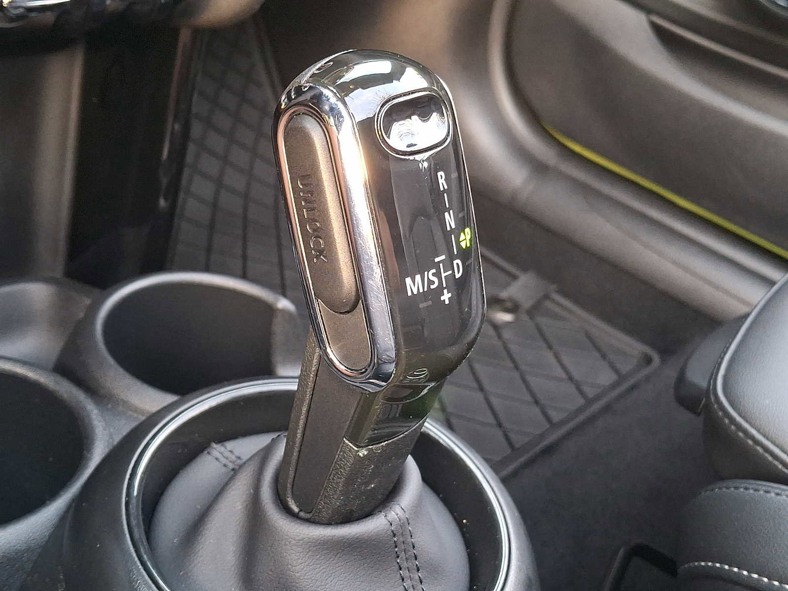 Certified 2024 MINI Cooper S image 11