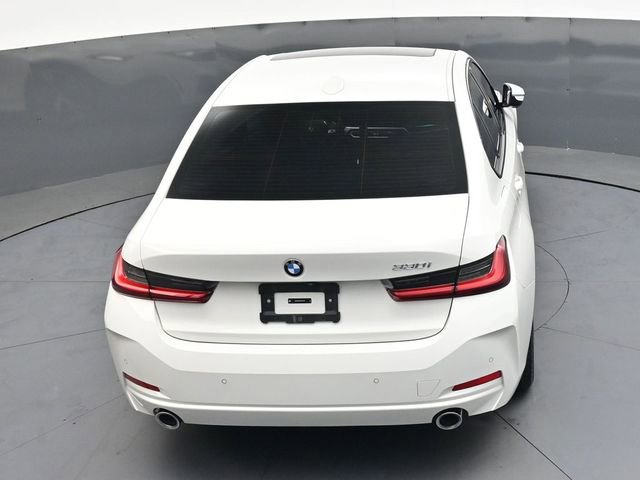 Used 2023 BMW 330i Sedan w/ Premium Package image 28