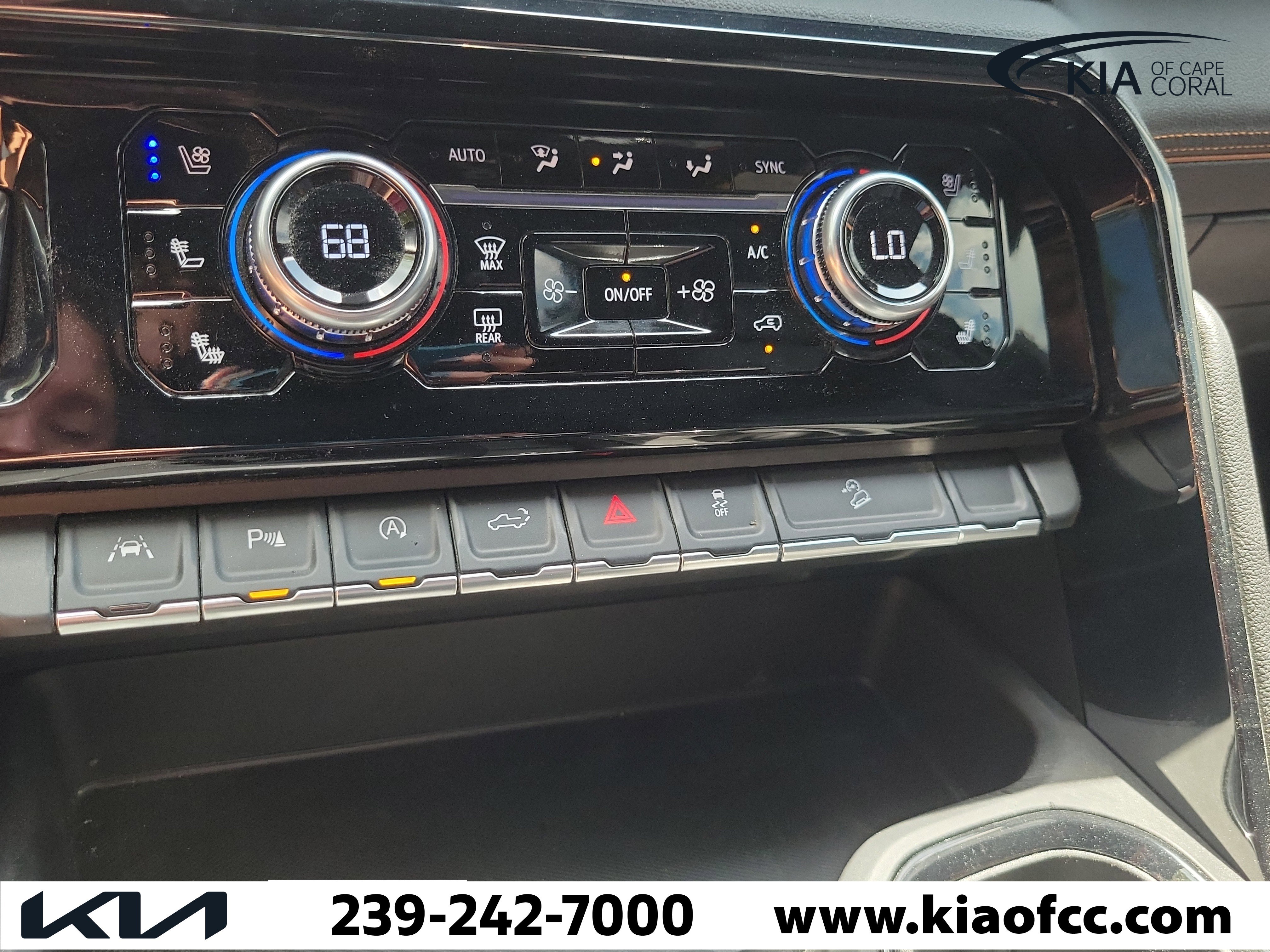 Used 2025 GMC Sierra 1500 AT4 w/ AT4 Premium Package AWD/4WD image 24