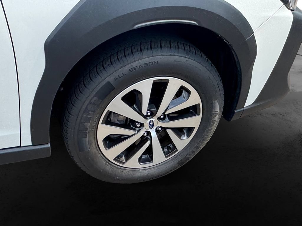 Used 2025 Subaru Outback Premium AWD/4WD image 13