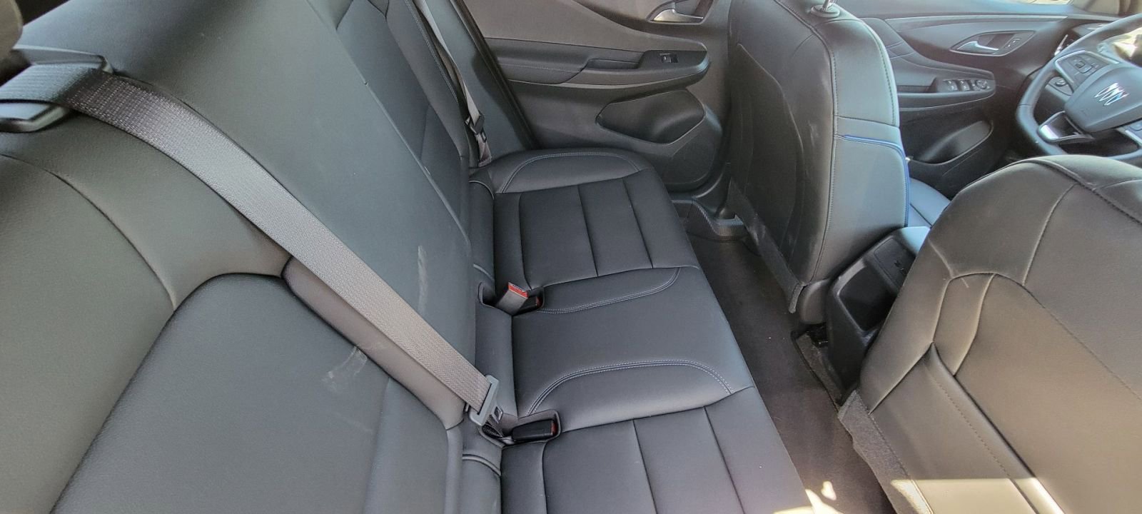 Used 2025 Buick Envista Sport Touring image 10