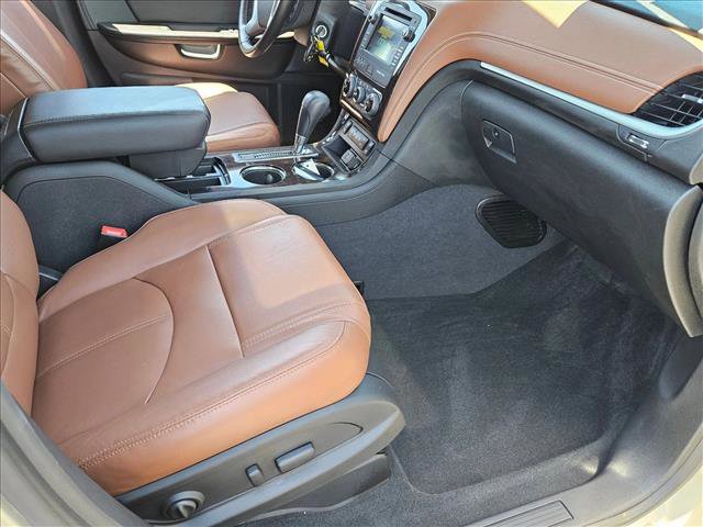 Used 2016 Chevrolet Traverse LT FWD image 21