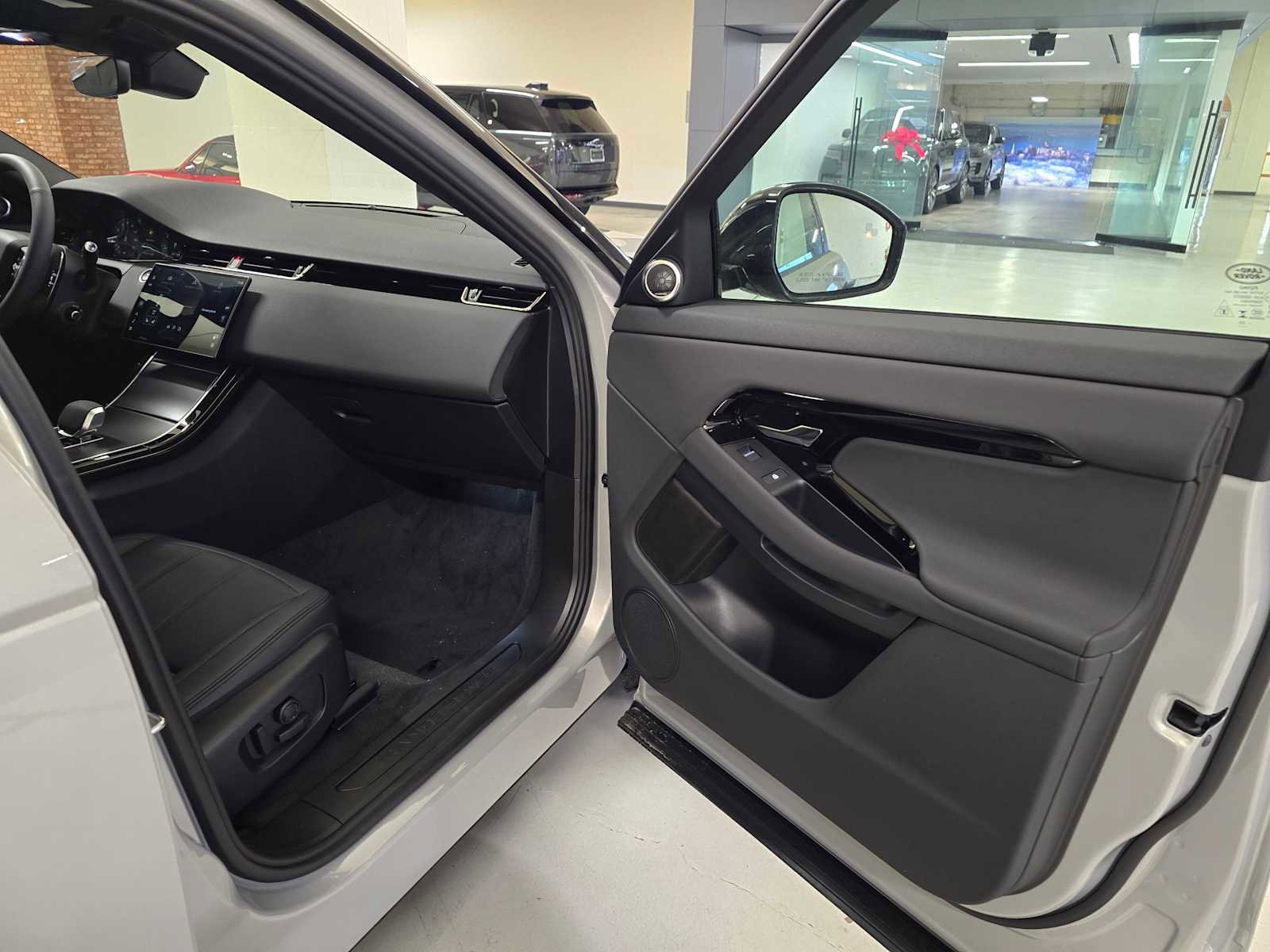 New 2026 Land Rover Range Rover Evoque S image 12