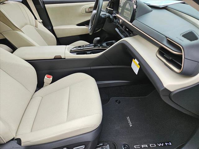 Used 2024 Toyota Crown Limited image 22