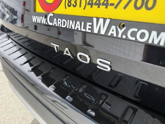 New 2025 Volkswagen Taos SE image 11