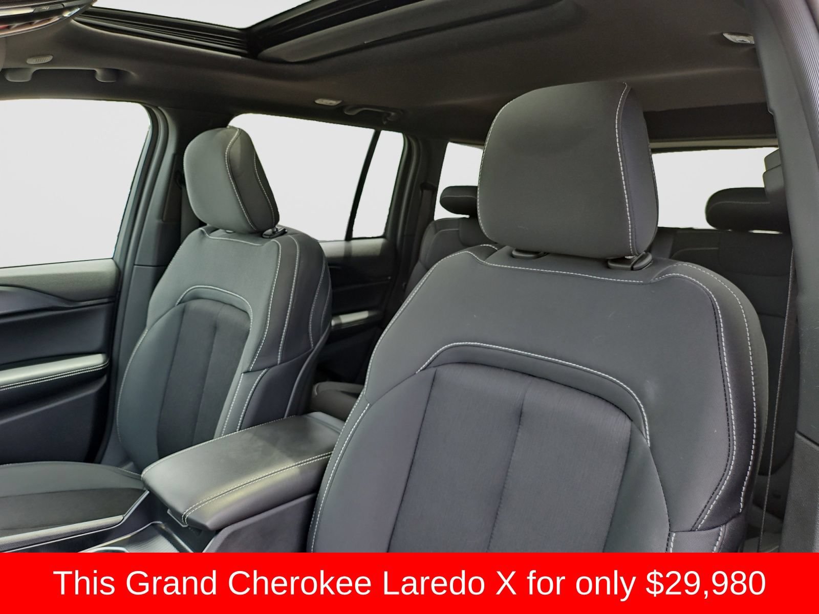 Used 2025 Jeep Grand Cherokee Laredo X w/ Luxury Tech Group I RWD image 23
