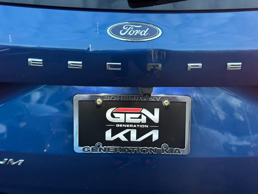 Used 2023 Ford Escape Platinum w/ Class II Trailer Tow Package AWD/4WD image 34
