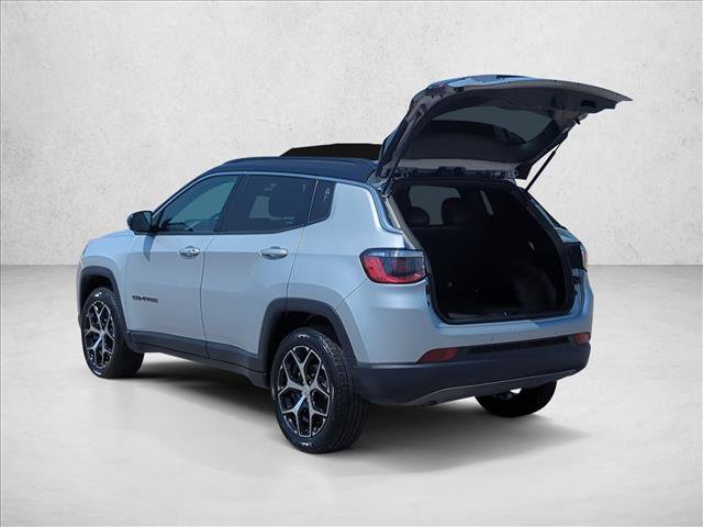 Used 2024 Jeep Compass Limited AWD/4WD image 7