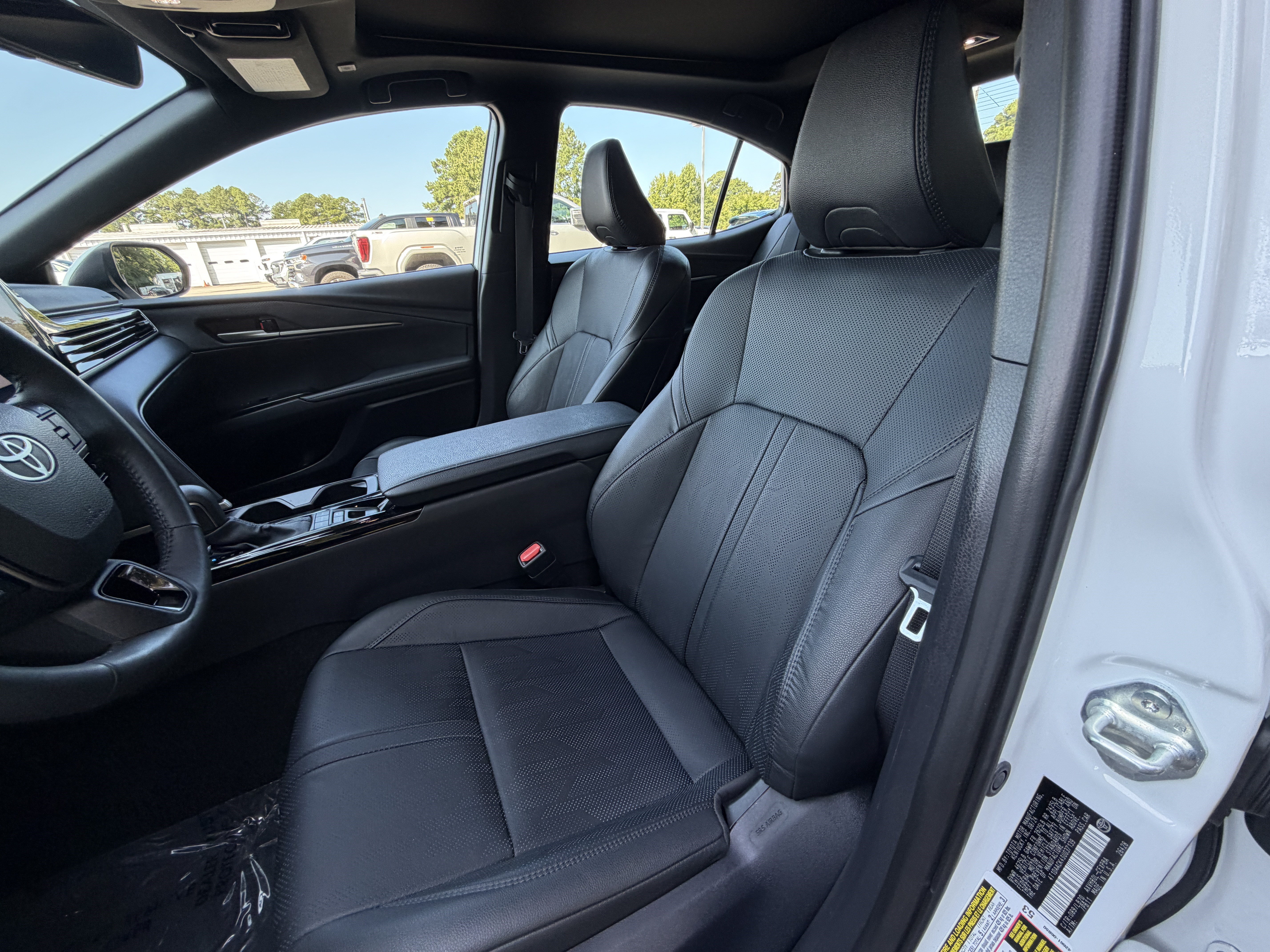 Used 2025 Toyota Camry XSE FWD image 15