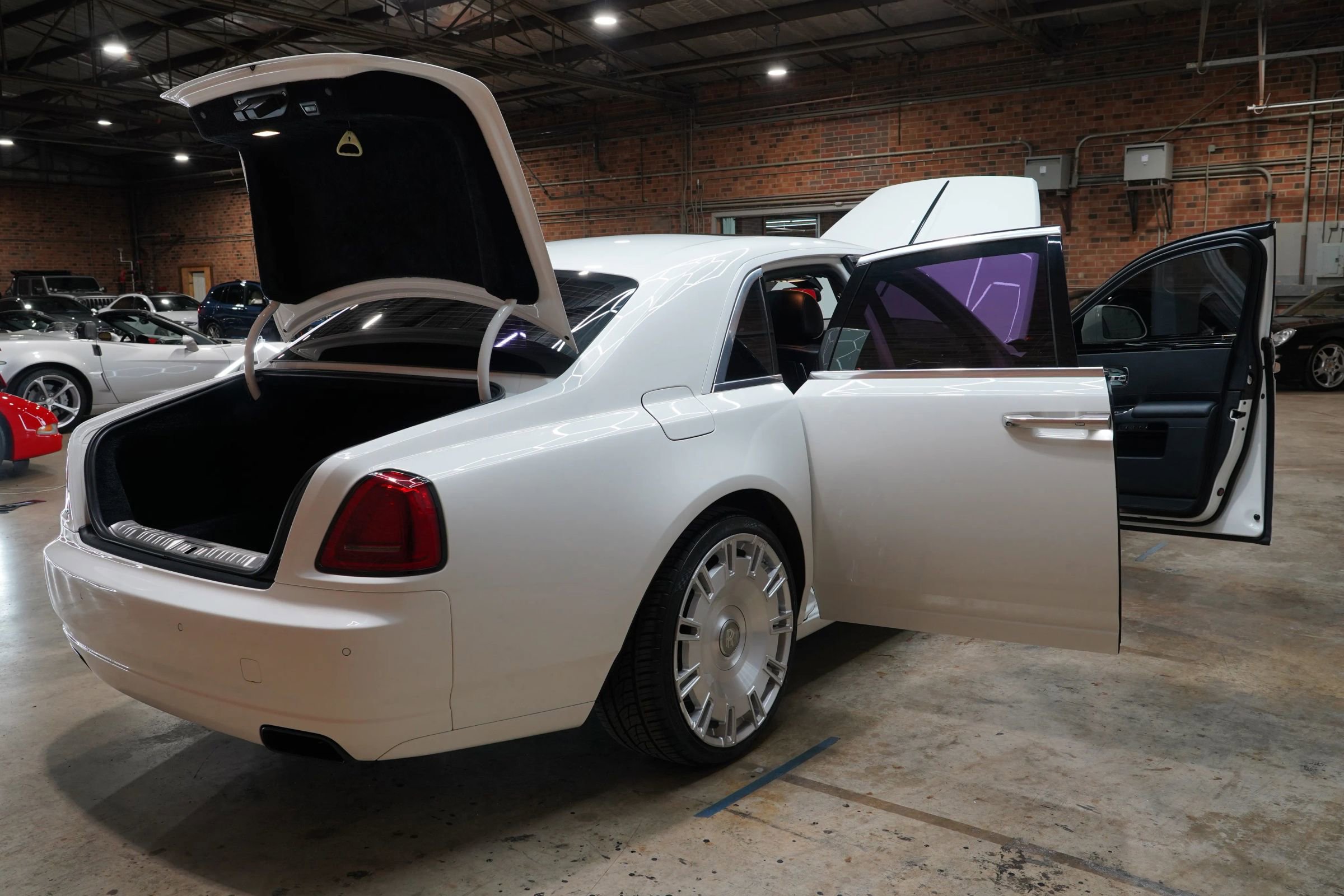 Used 2015 Rolls-Royce Ghost image 27