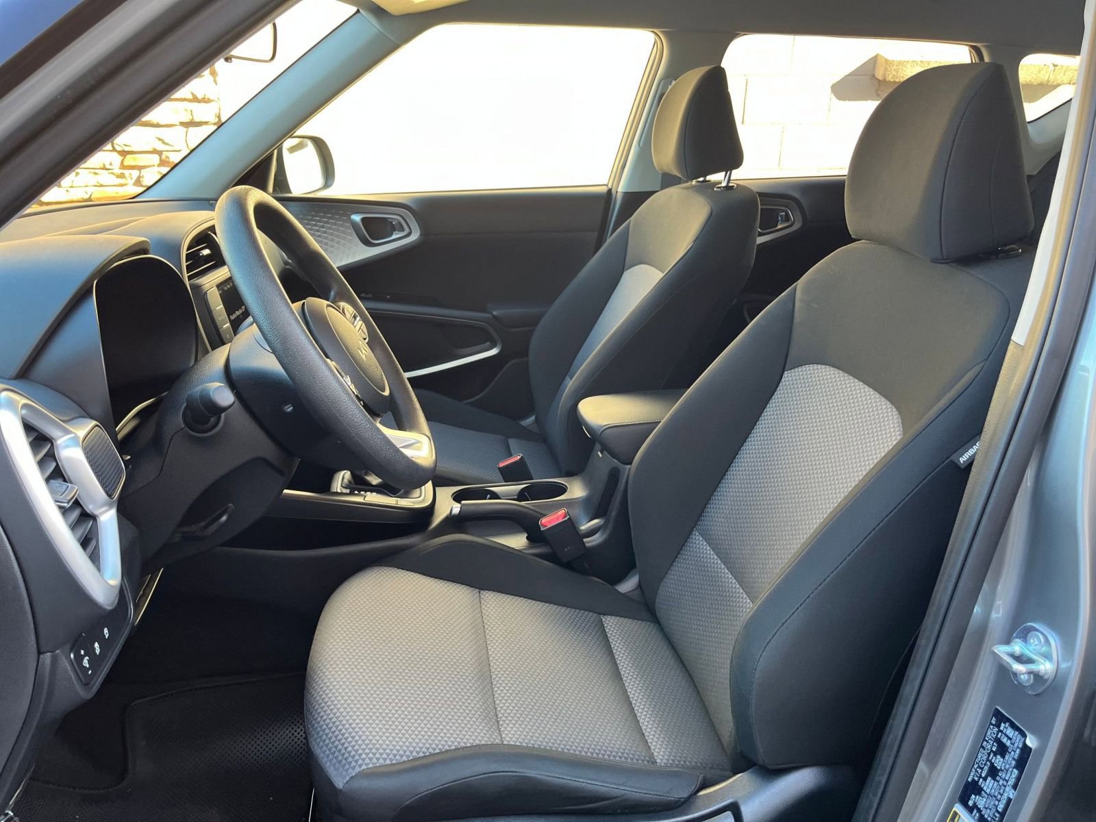 Used 2025 Kia Soul LX w/ LX Technology Package image 24