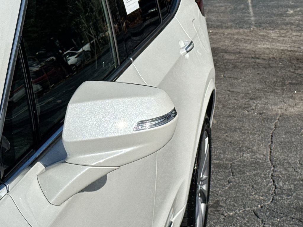 Used 2025 Cadillac XT6 Premium Luxury w/ Technology Package image 11