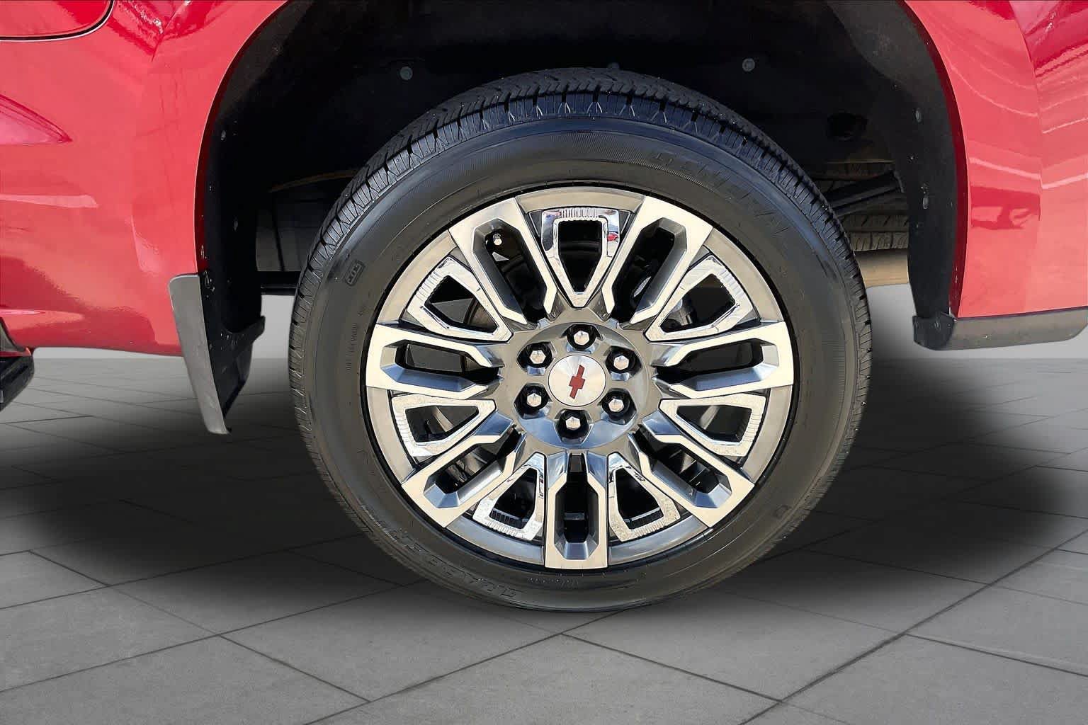 Used 2019 Chevrolet Silverado 1500 High Country w/ Safety Package II RWD image 11