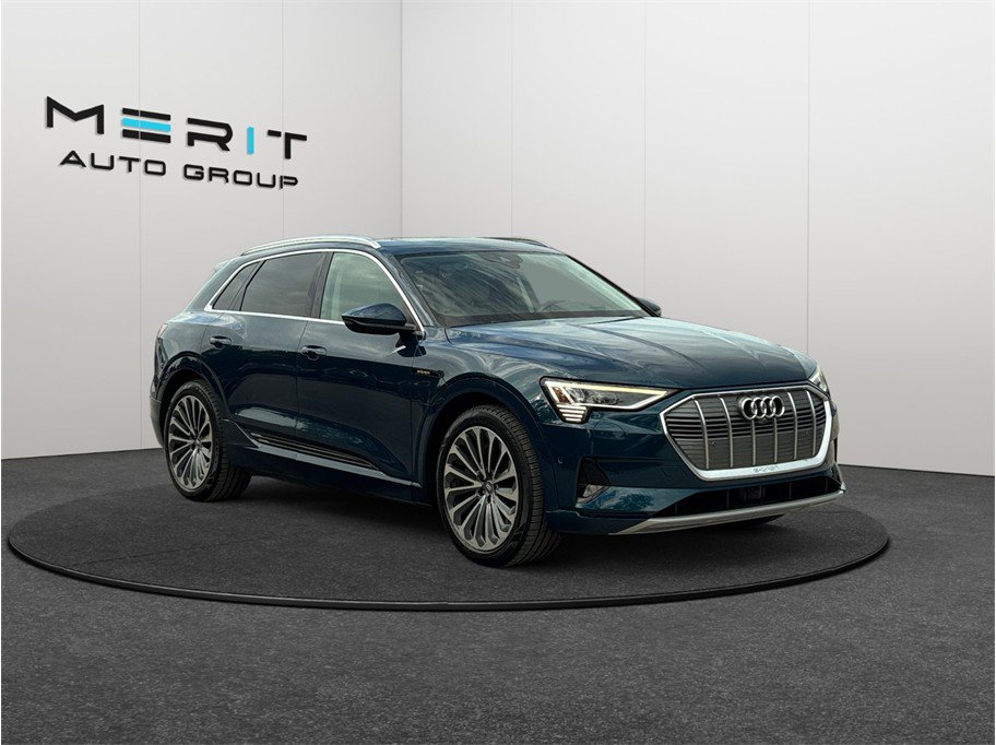 Used 2019 Audi e-tron Prestige w/ Prestige Package AWD/4WD video 1