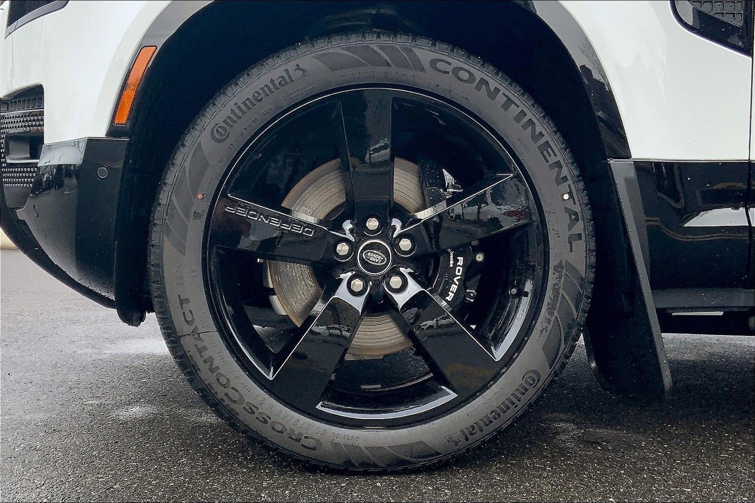 New 2025 Land Rover Defender 90 V8 image 11