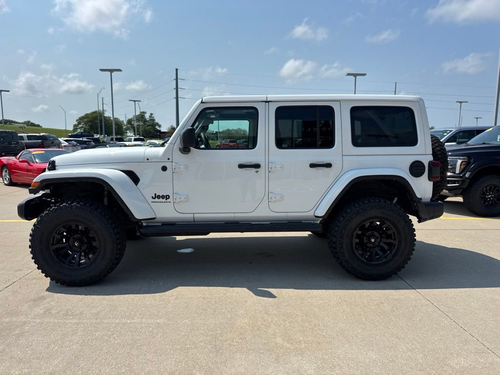 Used 2026 Jeep Wrangler Unlimited Sahara AWD/4WD image 15