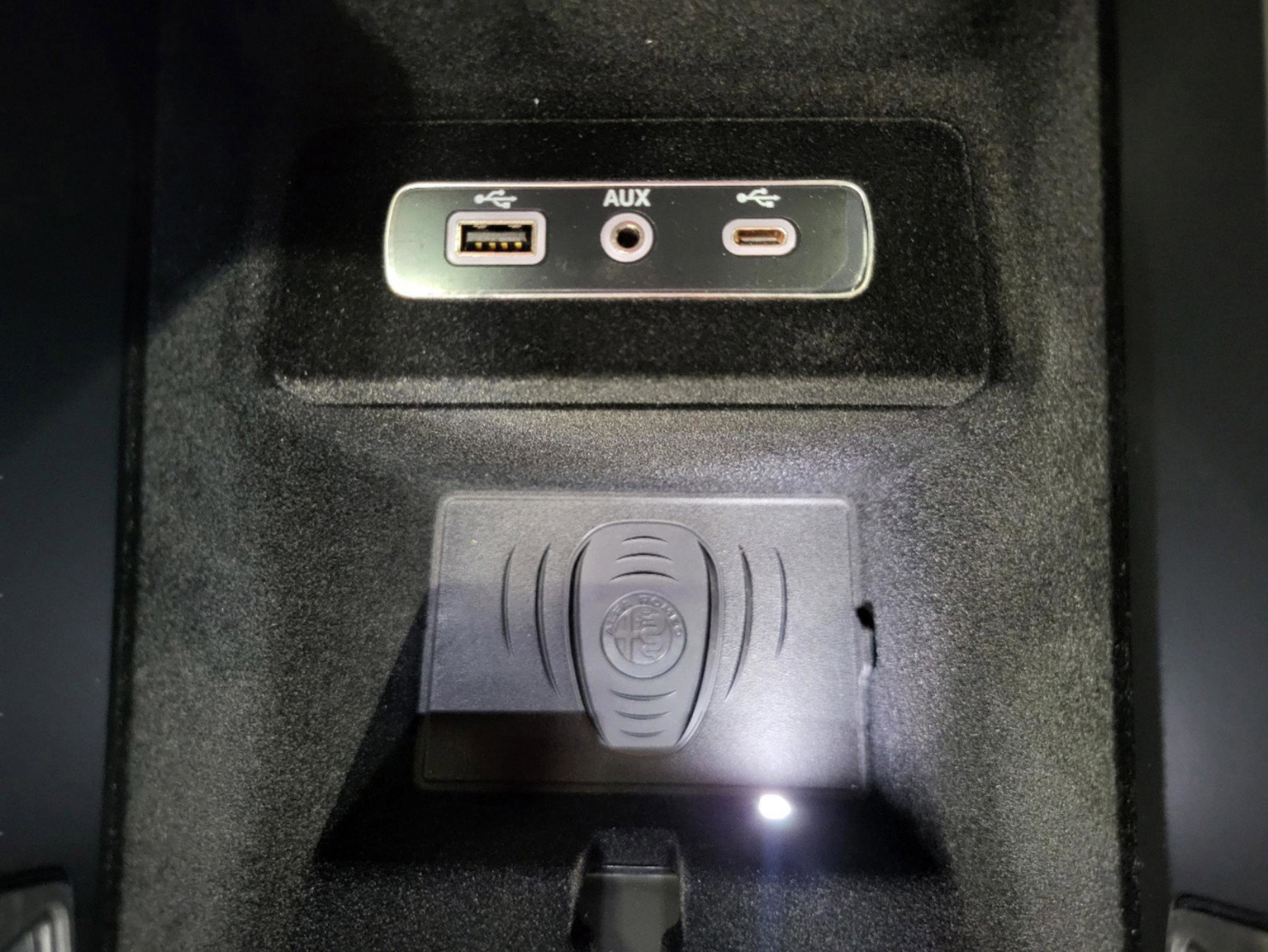 New 2025 Alfa Romeo Stelvio Sprint image 96