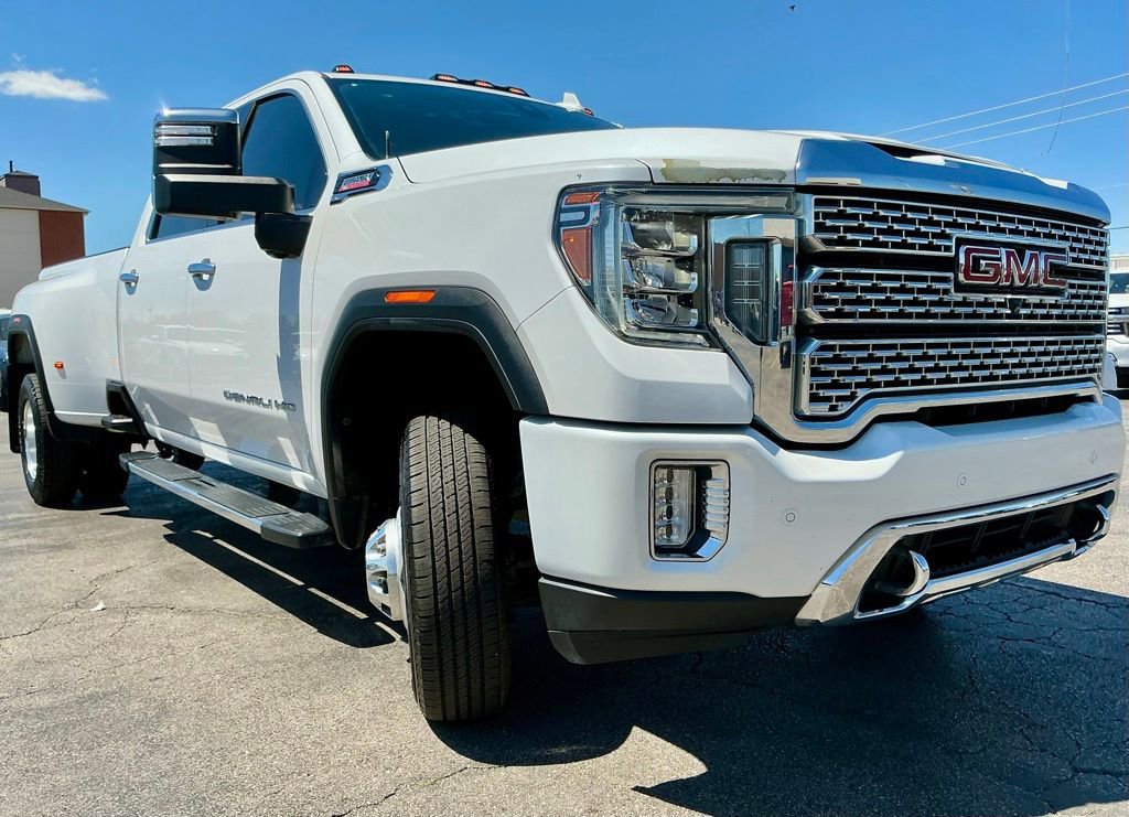 Used 2020 GMC Sierra 3500 Denali w/ Denali Ultimate Package AWD/4WD image 2
