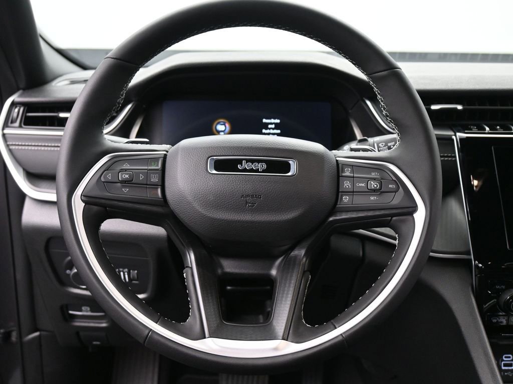 New 2025 Jeep Grand Cherokee L Laredo w/ Luxury Tech Group I image 30