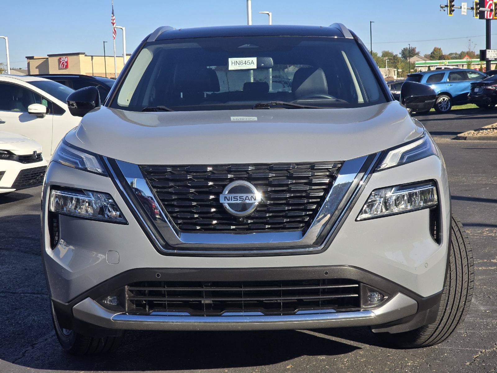 Used 2021 Nissan Rogue Platinum AWD/4WD image 2