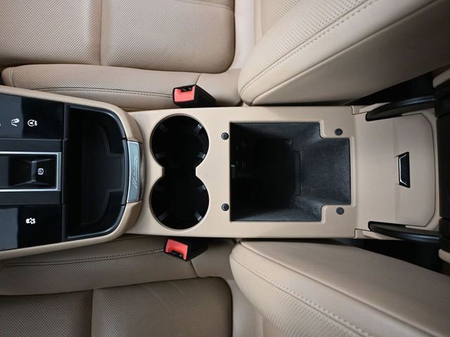 Used 2022 Porsche Macan Base image 40