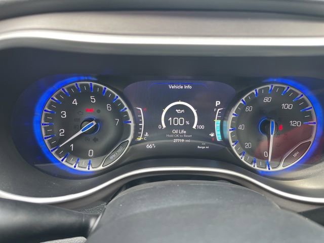 Used 2025 Chrysler Pacifica Select FWD image 20