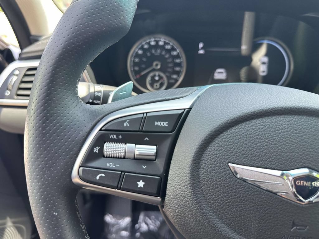 Used 2023 Genesis G70 3.3T AWD/4WD image 32