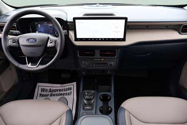 Used 2025 Ford Maverick Lariat w/ 4K Tow Package AWD/4WD image 13