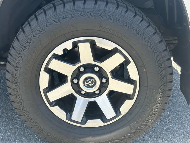 Certified 2022 Toyota 4Runner TRD Off-Road Premium w/ Moonroof Package AWD/4WD image 37