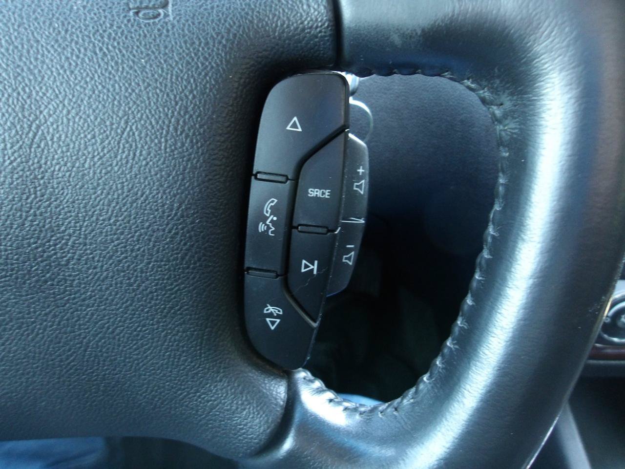 Used 2011 Chevrolet Impala LT FWD image 15