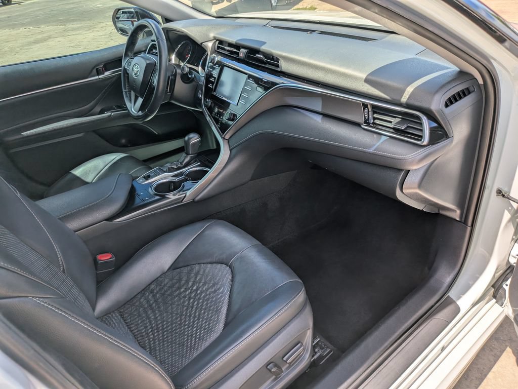 Used 2018 Toyota Camry XSE FWD image 12