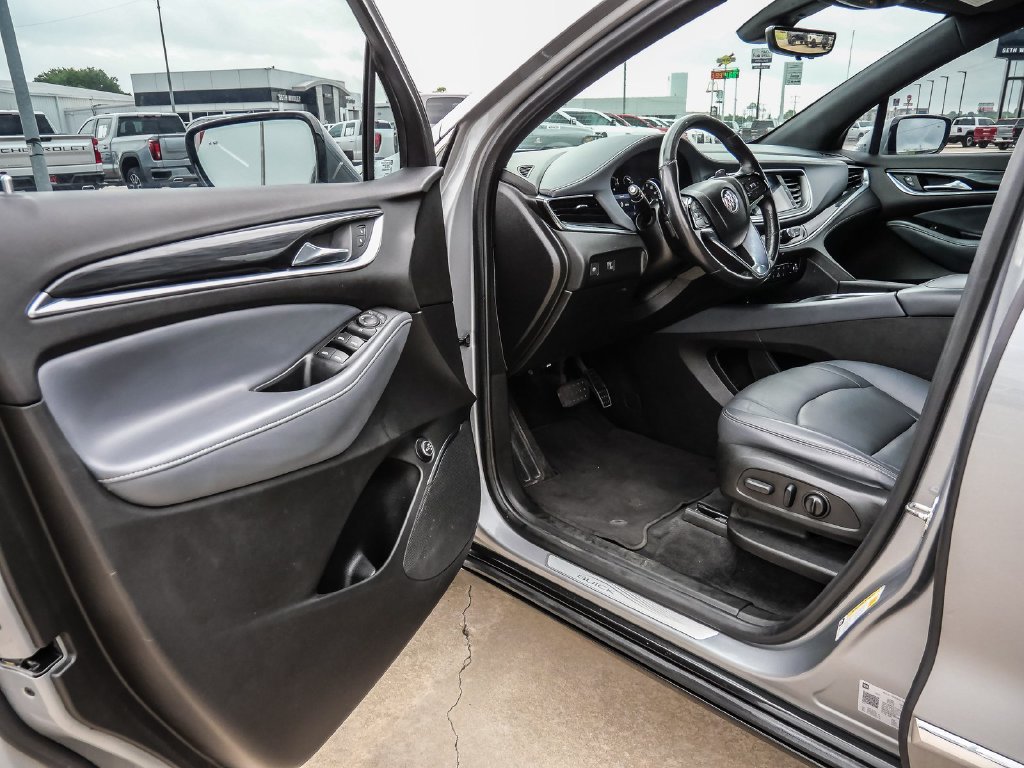 Used 2024 Buick Enclave Essence w/ Sport Touring Edition FWD image 30