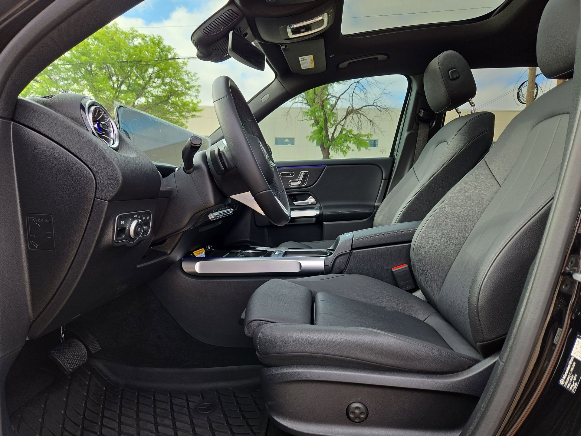 New 2026 Mercedes-Benz GLB 250 image 16