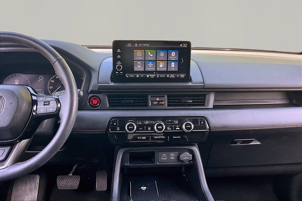 Certified 2025 Honda Pilot TrailSport image 9