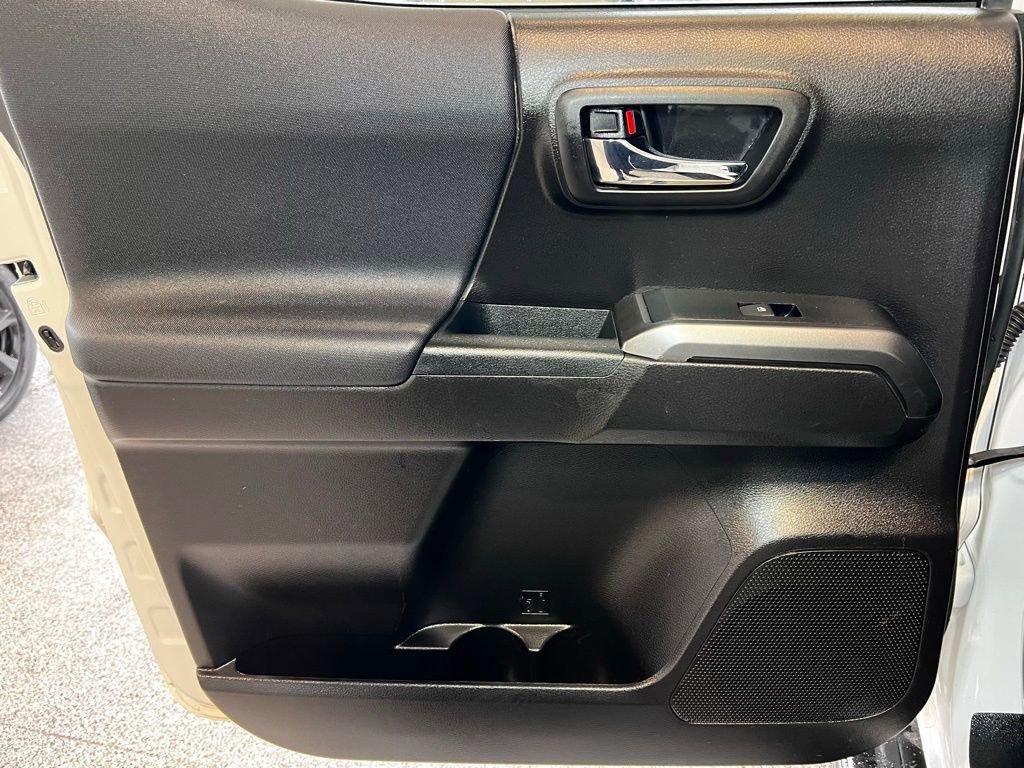 Used 2020 Toyota Tacoma TRD Off-Road w/ Technology Package image 39
