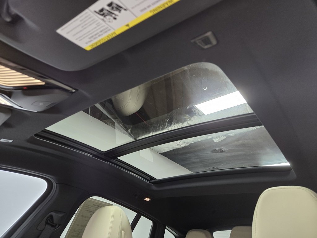 Used 2023 BMW X4 xDrive30i w/ M Sport Package image 9