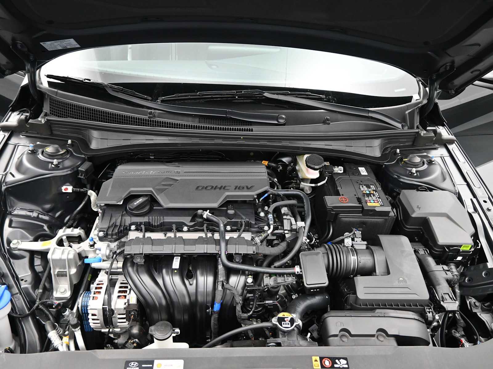 Certified 2025 Hyundai Elantra Sport w/ Cargo Package image 19